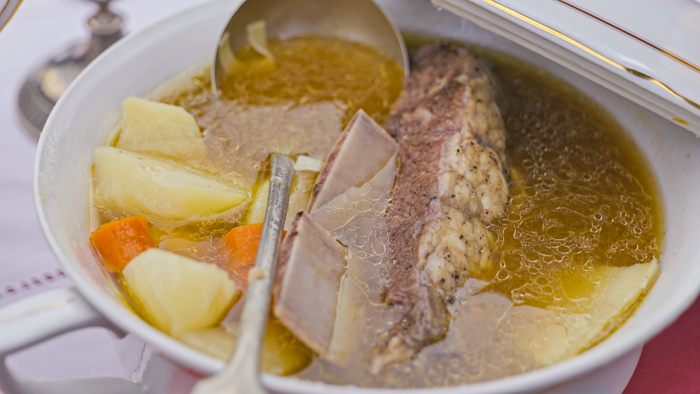 Obrázok receptu - Hovädzí vývar s rezancami