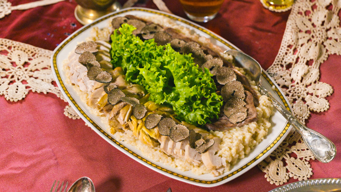 Obrázok receptu - Kura s hovädzím jazykom, ryžou a hľuzovkou