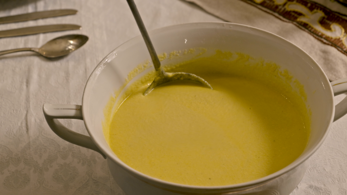 Obrázok receptu - Krémová hydinová polievka s bielym vínom