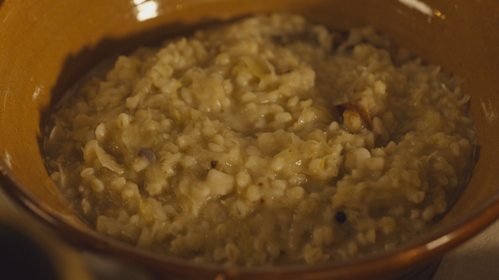 Obrázok receptu - Kapustnica s údeným mäsom a krúpami