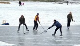 Riziká korčuľovania na neoverených zamrznutých jazerách