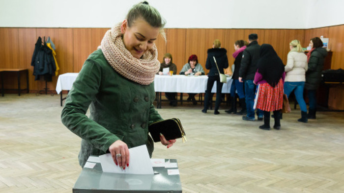 La baja participación invalida el referéndum eslovaco 