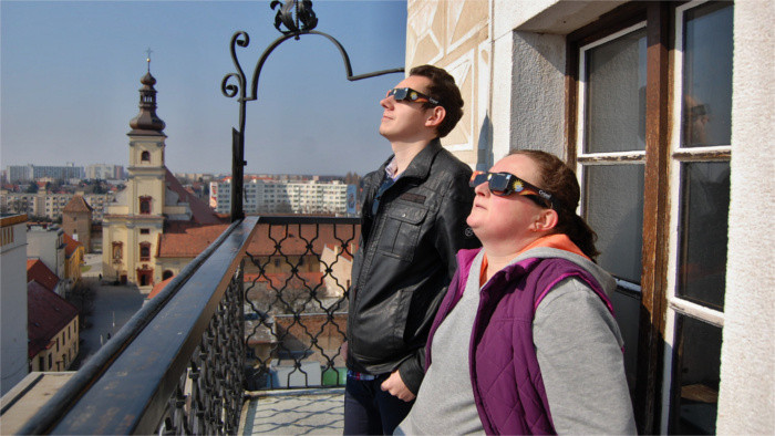 Partial solar eclipse brings Slovakia to standstill