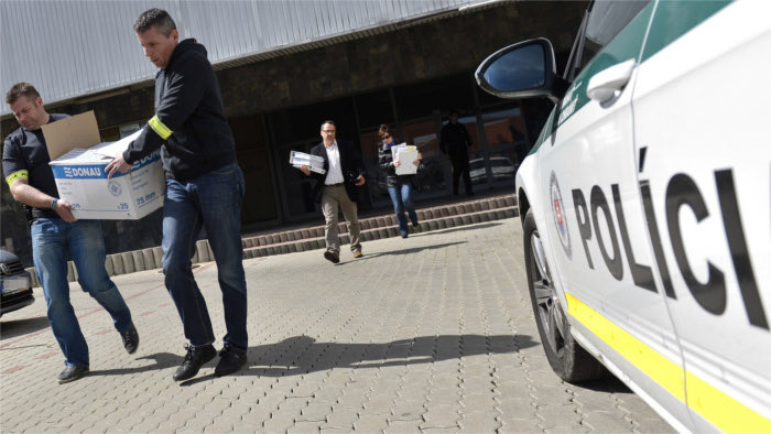 Großeinsatz der Polizei bei Beamten