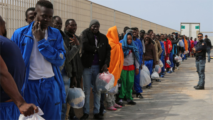 Slovakia to take migrants from Austria