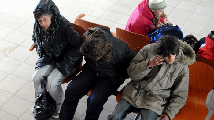 People in dirty clothes to be escorted from Slovak railway stations 