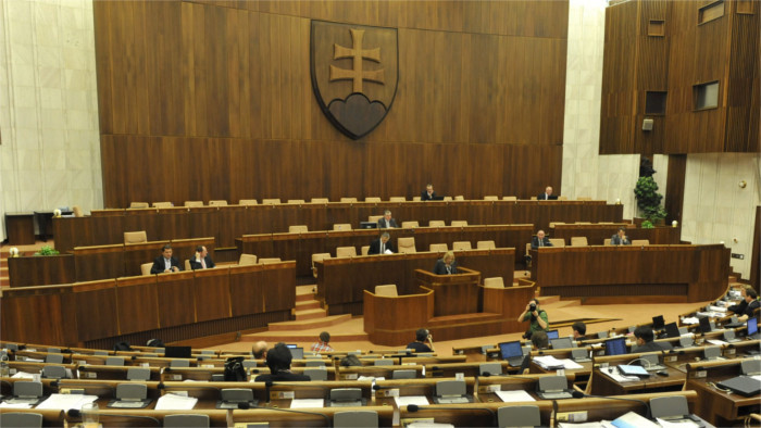 Парламент вновь распахнет свои двери