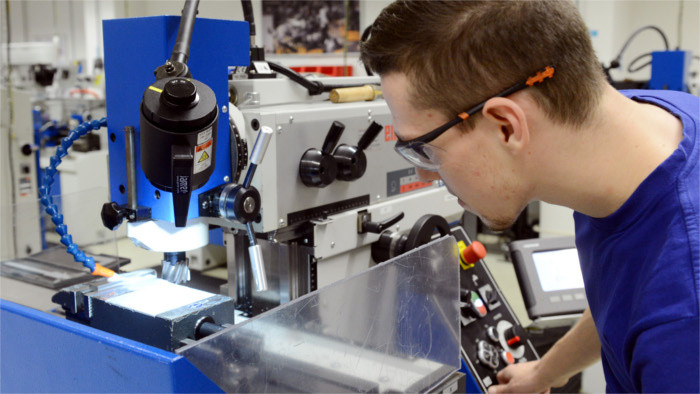 Salaries and employment in Slovak industry growing 
