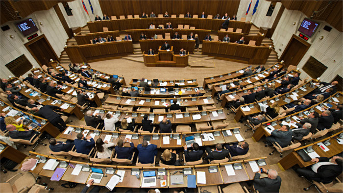 Sondersitzung des Parlaments über Modernisierung der Streitkräfte