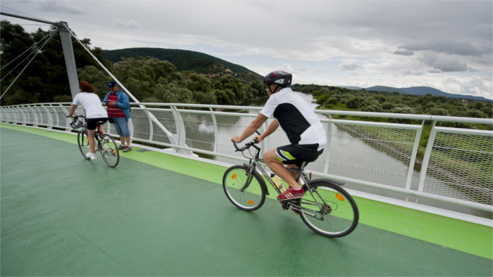 Neue Radbrücke über der Donau geplant