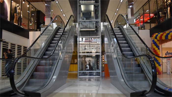 Shops to remain open on Sunday