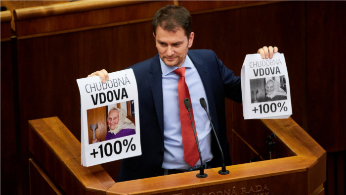 Parliament session to oust Prime Minister halted due to visual aids