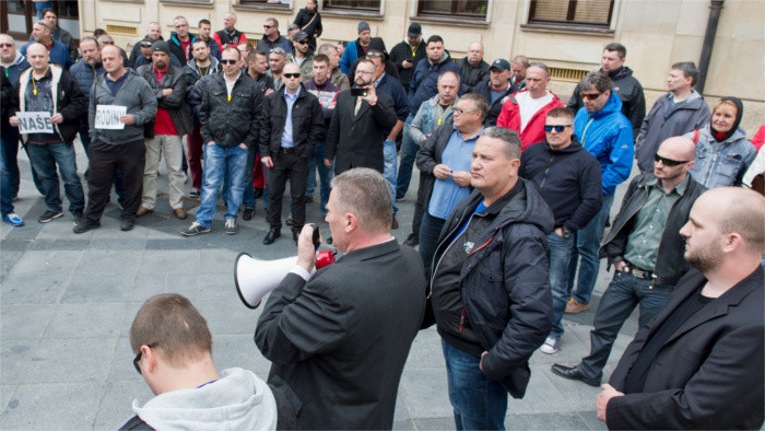 Slovak taxi drivers plan more protests against Uber
