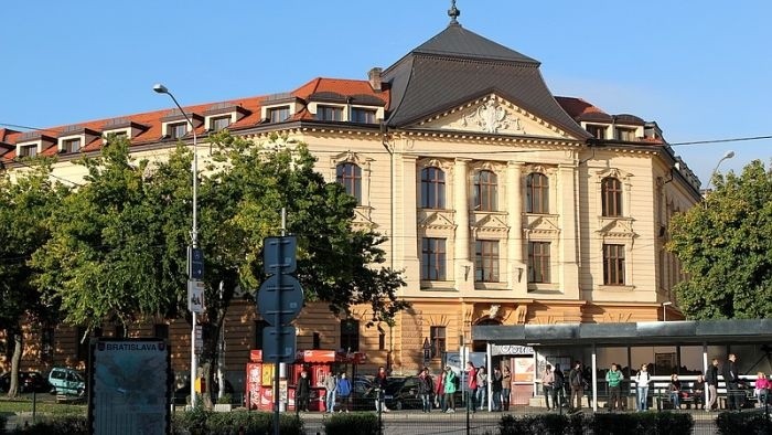SPŠ elektrotechnická na Zochovej ulici v Bratislave prešla veľkou rekonštrukciou