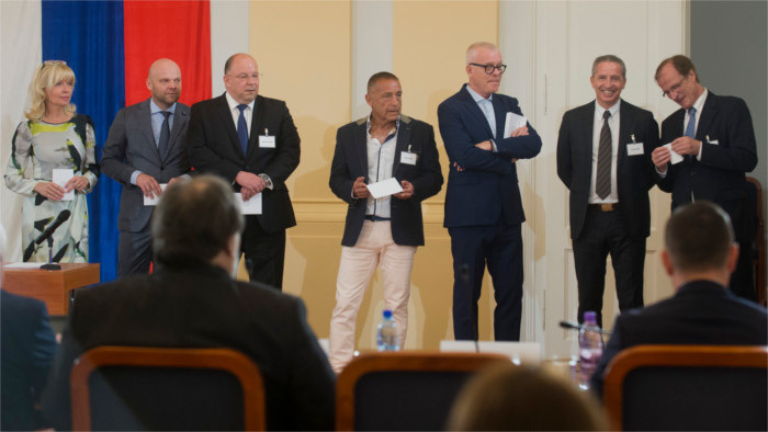 Estos ocho candidatos quieren ocupar el cargo de director de RTVS