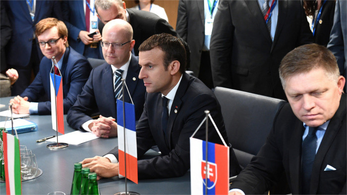 Des entretiens du V4 avec le Président de la France Emmanuel Macron