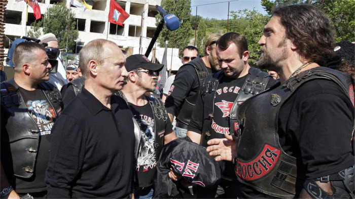 Russische Biker wollen durch die Slowakei nach Berlin