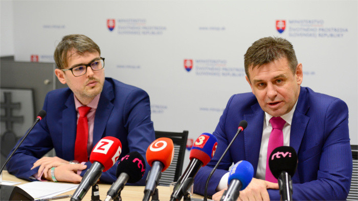Zálohovanie PET fliaš a plechoviek 