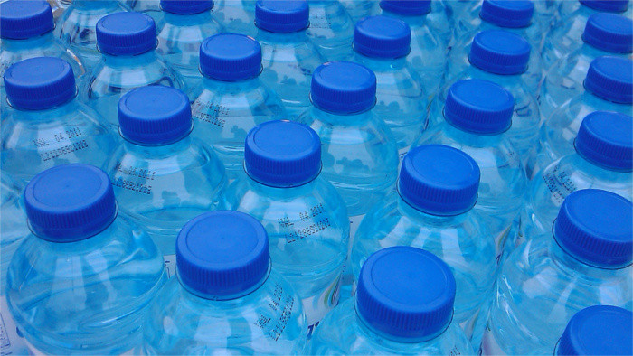 Aprobado el obligatorio retorno de botellas de plástico