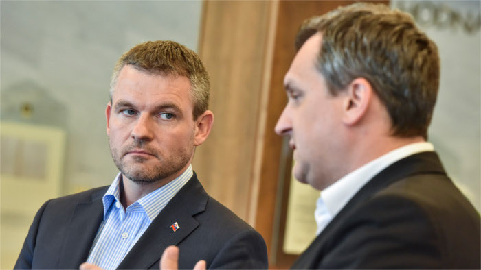 Strafanzeige gegen die Regierung erstattet