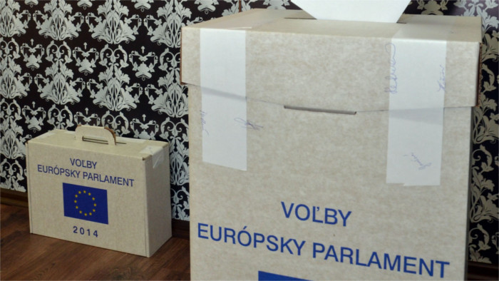 Srdcom doma chce rozšíriť volebné práva Slovákov v zahraničí