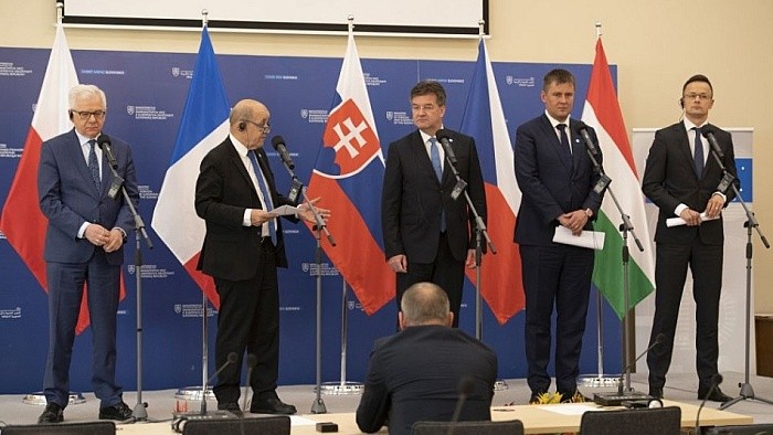 Šéfovia diplomacie V4 a Francúzska rokovali v Bratislave