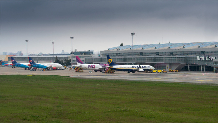 Flughafen Bratislava feiert 20-jähriges Bestehen als Aktiengesellschaft