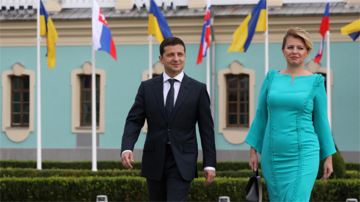 Slovak and Ukrainian Presidents talking on phone