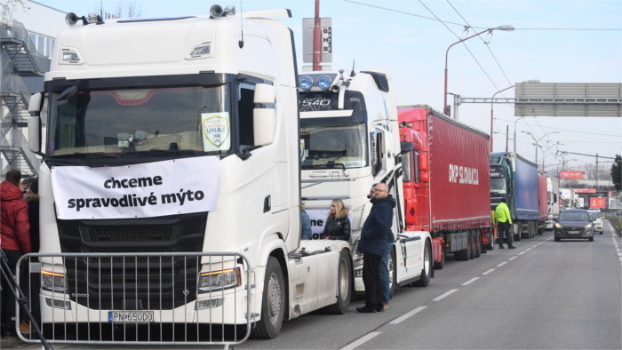 Transporteure blockieren Straßen