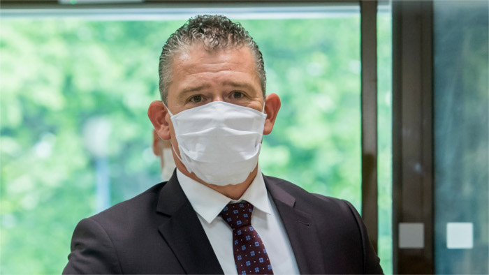 Le ministre de l’Intérieur résiste 