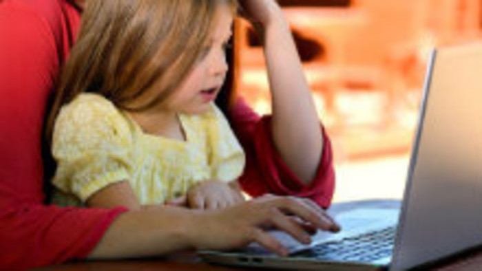 Ako skĺbiť prácu a starostlivosť o najmenších