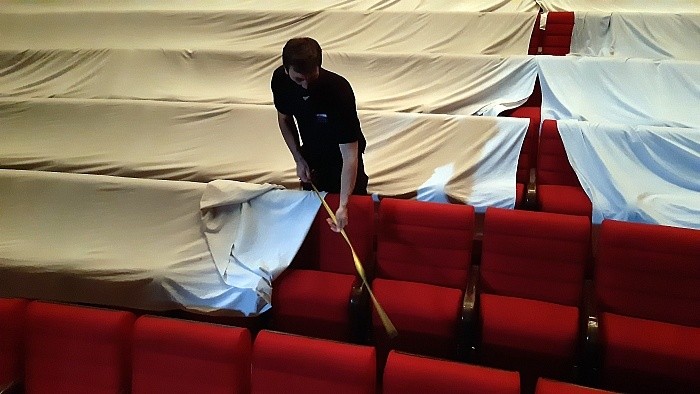 "Maskentheater": Probenbesuch in Nitra unter Corona-Bedingungen