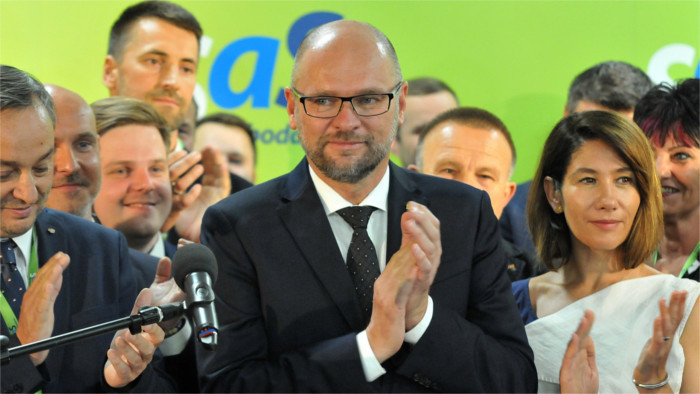 Départ en masse du parti d’opposition SaS