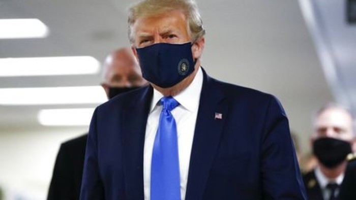 Már Trump is maszkot visel!