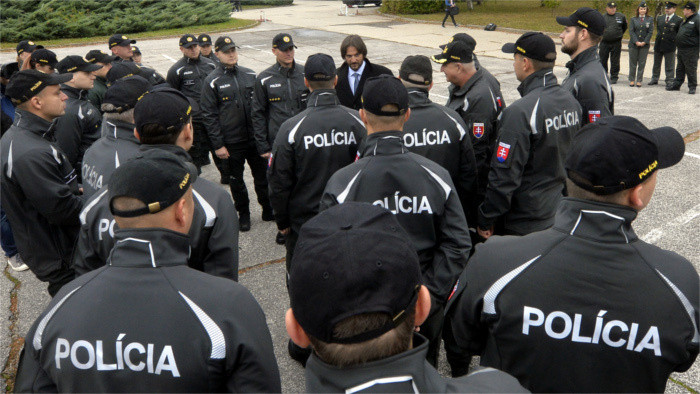 Vyšleme policajtov do zahraničia