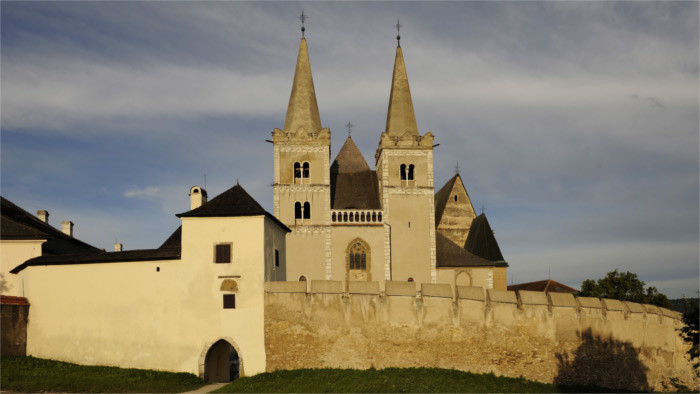 Stredoveký archív sa ubránil požiaru aj myšiam