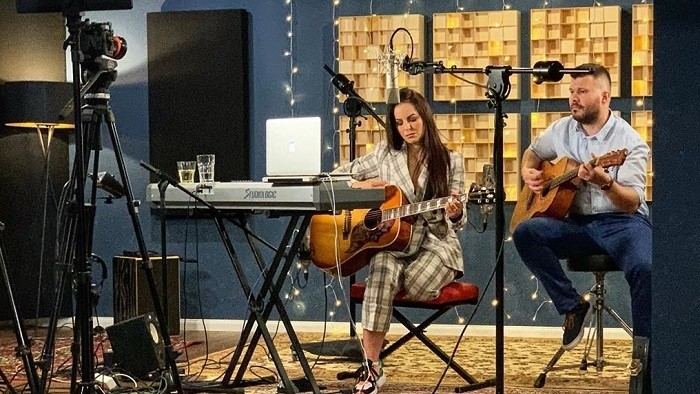 Obľúbení slovenskí muzikanti odohrajú koncerty U vás doma