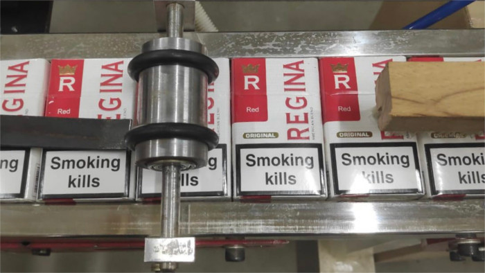 Odhalenie nelegálnej výrobne cigariet 