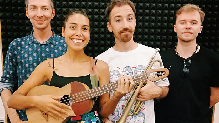 Vypočujte si čilsko-argentínske duo Helado Infinito z Rána na eFeMku