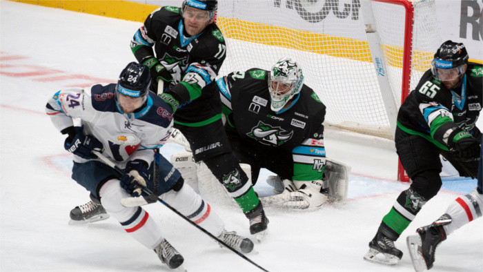 Ice hockey is back…and players association too