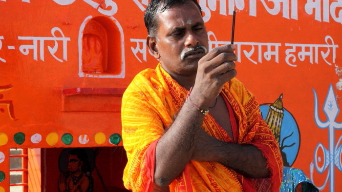 IMG_7473_India_Varanasi_temple_puja_hanuman_1200_Janik.JPG