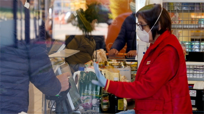 Large grocery sellers to give bonuses to its employees