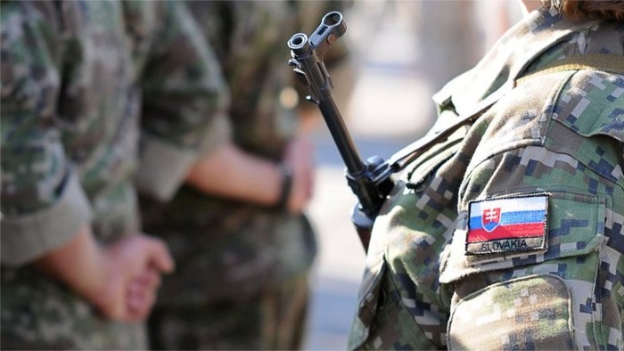 Défense : l’armée slovaque veut conserver ses militaires