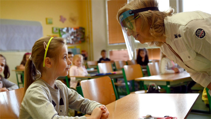 Hilfsberufe sollen Bildungsprozess verbessern