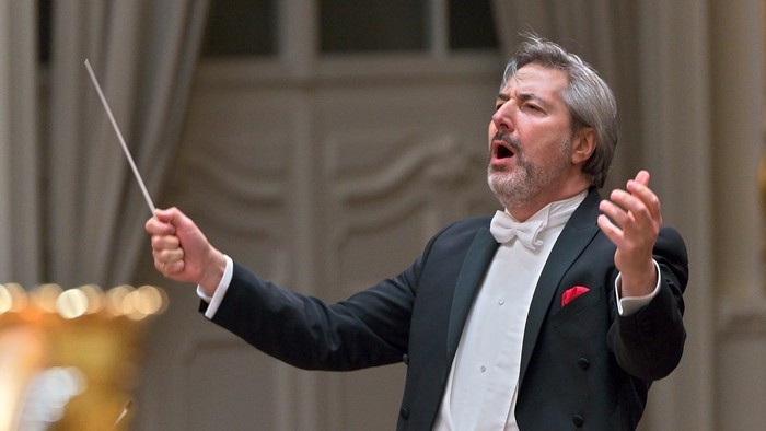 Koncertná recenzia: Šostakovič a Berlioz pod taktovkou Daniela Raiskina