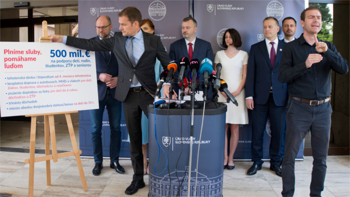 Government presents social package worth €500 million