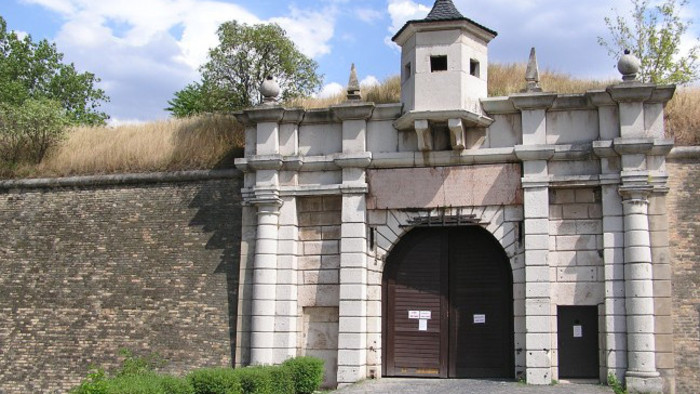 fortaleza Komarno4.jpg