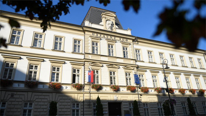 Constitutional Court suspends law on cutting communist pensions