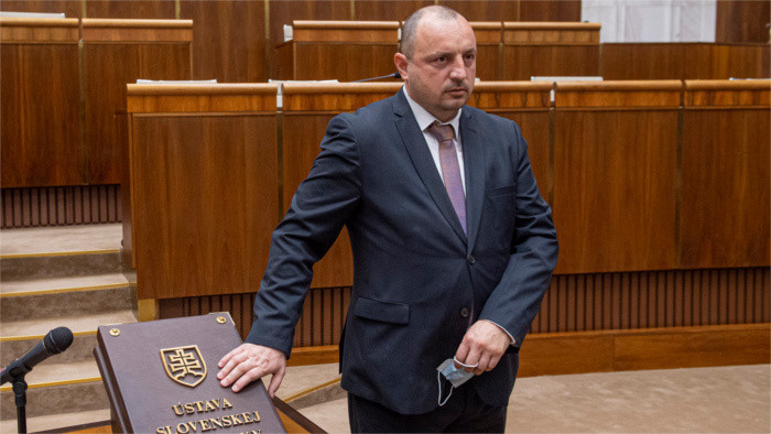 Lukáš Kyselica : du ministère au parlement