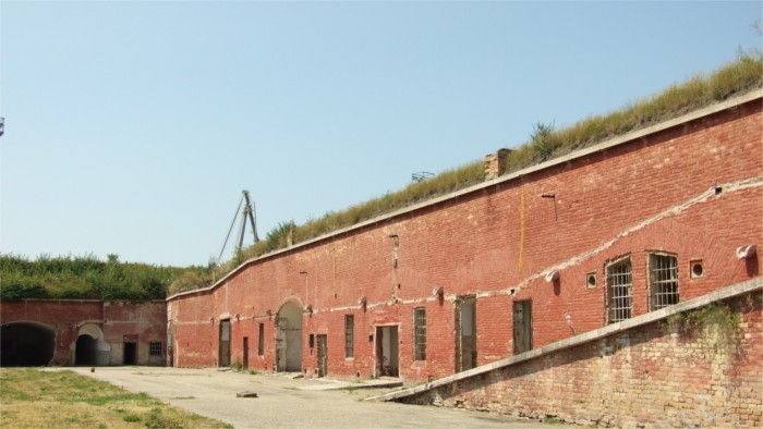 fortaleza Komarno3.jpg